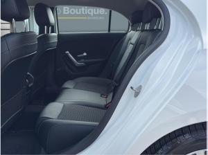 Mercedes-Benz A 250 PROGRESSIVE (224 PS) /AUTOMATIK/ALLWETTER/AHK/PDC/KLIMA/SHZ UVM.