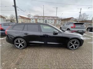 Volvo V60 B4 Plus Dark Pano AHK Sitzbelüft. FahrerAss H&K Sound