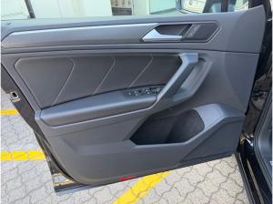 Volkswagen Tiguan R-Line 1,5 l TSI DSG Navi IQ.LIGHT RearView DAB+
