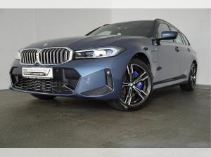 BMW 330 e xDrive Touring M Sport AHK,PGSD,H/K SOUND,HUD,360 GRAD KAMERA,LED-SW