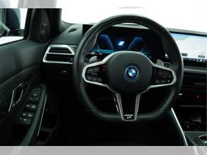 BMW 330 e xDrive Touring M Sport AHK,PGSD,H/K SOUND,HUD,360 GRAD KAMERA,LED-SW