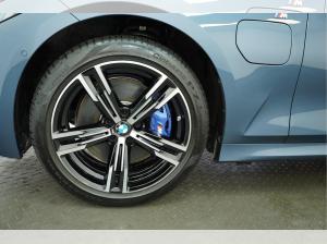 BMW 330 e xDrive Touring M Sport AHK,PGSD,H/K SOUND,HUD,360 GRAD KAMERA,LED-SW
