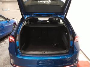 Skoda Octavia Combi 1,5 TSI mHEV DSG Leder/Pdach/AHK/HeadUp/DCC/8fach/KEINE ÜBERFÜHRUNGSKOSTEN!