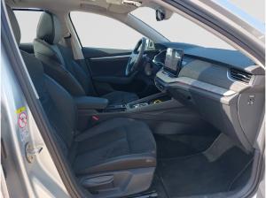 Skoda Octavia Combi 2,0 TDI DSG AHK/DCC/HeadUp/Matrix/Pdach/8fach/Keine Überführungskosten