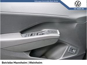 Volkswagen T-Roc R-Line 1.5 l eTSI DSG Klima NAVI LED DAB