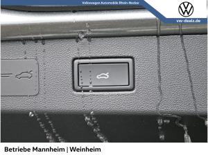 Volkswagen T-Roc R-Line 1.5 l eTSI DSG Klima NAVI LED DAB