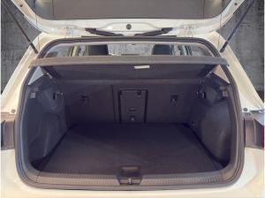 Volkswagen Golf 1.5 eTSI Life DSG - Pano+Head-Up