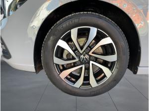 Volkswagen Golf VIII Active 1.5 TSI LED HUD KAM STANDHZG