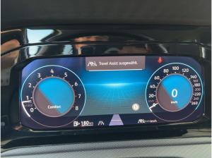 Volkswagen Golf VIII Active 1.5 TSI LED HUD KAM STANDHZG