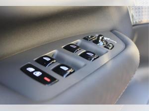 Volvo XC90 B5 AWD Ultra Black Edition 7-Sitzer/AHK/