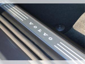 Volvo XC90 B5 AWD Ultra Black Edition 7-Sitzer/AHK/