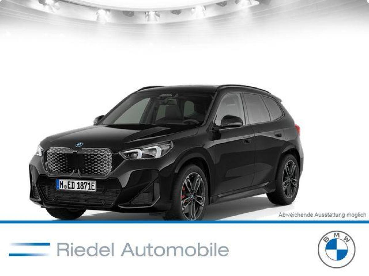 BMW iX1 eDrive20 M Sportpaket Panorama Head-Up AHK
