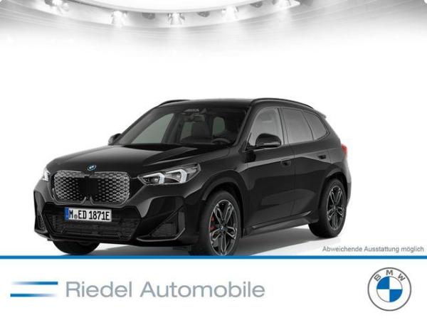 BMW iX1 eDrive20 M Sportpaket Panorama Head-Up AHK