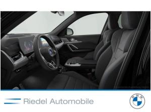 BMW iX1 eDrive20 M Sportpaket Panorama Head-Up AHK