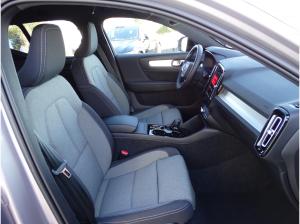 Volvo XC40 B4 Plus Dark