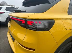 Volkswagen T-Roc 1.5 eTSI DSG R-Line AHK+PANO+DCC+LEDER+20"