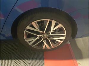 Skoda Octavia Combi 1,5 TSI mHEV DSG Pdach/HeadUp/8fach/Canton/el.Sitze/ KEINE ÜBERFÜHRUNGSKOSTEN!