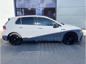 Volkswagen Golf VIII 1.5 TSI DSG R-Line LED ACC NAVI BLACK-STYLE