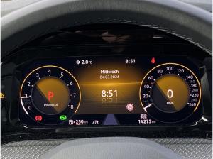 Volkswagen Golf VIII 1.5 TSI DSG R-Line LED ACC NAVI BLACK-STYLE