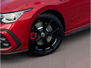 Volkswagen Golf VIII GTI BLACK 2.0TSI DSG MATRIX.STDHZG.PANO.AHK.KAMERA.HuD.HARMAN.DCC