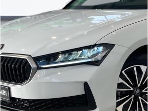 Skoda Superb Combi Essence 2.0TDI LightA.DSG.ASSIST.KAM.AHK.SmartLink.SHZ.WIRELESS.DAB