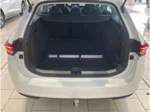 Skoda Superb Combi Essence 2.0TDI LightA.DSG.ASSIST.KAM.AHK.SmartLink.SHZ.WIRELESS.DAB
