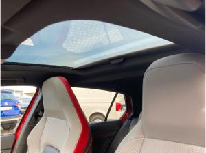 Volkswagen Golf VIII GTI BLACK 2.0TSI DSG MATRIX.STDHZG.PANO.AHK.KAMERA.HuD.HARMAN.DCC