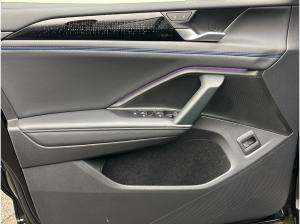 Volkswagen Tiguan R-Line 1.5 eTSI OPF DSG 360° Kamera Navi