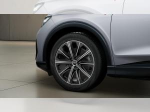 Audi Q4 e-tron 45 e-tron S line AHK ACC AHK AUT Kam.