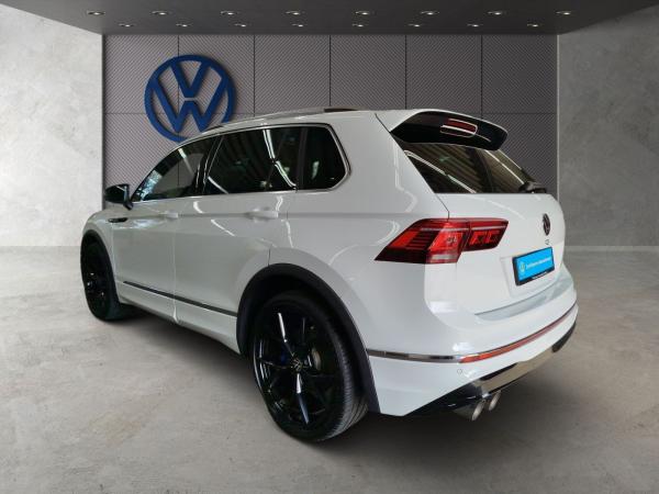 Volkswagen Tiguan 2.0 TSI DSG 4M. R Akrapovic Pano Harman Kardon Navi IQ.Light DCC DAB+