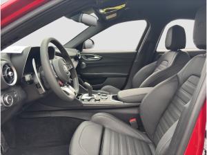 Alfa Romeo Giulia Quadrifoglio 2.9 V6 CARBON AKRAPOVIC