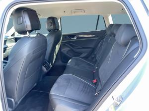 Volkswagen Passat Business /AHK /GANZJAHRESREIFEN