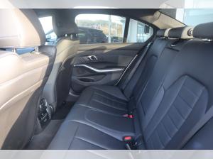 BMW 330 i xDrive Limousine M Sport/HiFi/360°/Head-Up/ACC/Shz