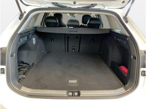 Volkswagen Passat Variant Business 1.5 eTSI DSG 360 ACC AUT