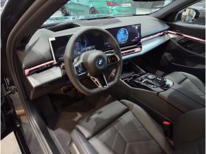 BMW i5 eDrive40 Touring || M Sport Pano Head-Up 360