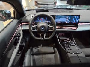 BMW i5 eDrive40 Touring || M Sport Pano Head-Up 360