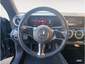 Mercedes-Benz CLA 200 Haustürlieferung*Anhängerkupplung*Paket Advanced-Plus*Standheizung*Park-Paket*360 Grad Kamera