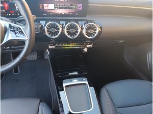 Mercedes-Benz CLA 200 Haustürlieferung*Anhängerkupplung*Paket Advanced-Plus*Standheizung*Park-Paket*360 Grad Kamera