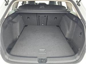 Volkswagen Golf VIII Variant 1.5 eTSI W Goal 360 ACC AHK