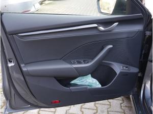 Skoda Octavia Combi 2.0 TSI DSG RS PANO AHK MATRIX-LED *985*