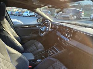 Volkswagen Tiguan R-Line "Black Style" //SOFORT VERF.// AHK, Pano, HUD, Standheizung usw.