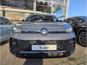 Volkswagen Tiguan R-Line "Black Style" //SOFORT VERF.// AHK, Pano, HUD, Standheizung usw.