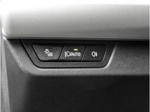 BMW X1 sDrive18i ACC AHK RFK NAVI LED 17