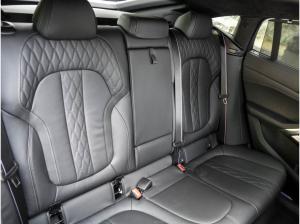 BMW X6 xDrive40d Indiv.  M Sport + PanoSkyLo. + B/W + AHK + 22