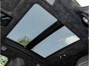 BMW X6 xDrive40d Indiv.  M Sport + PanoSkyLo. + B/W + AHK + 22