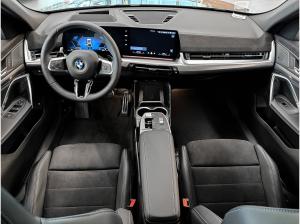 BMW X2 sDrive20i M Sportpaket * Panorama Glasdach * Lenkradheizung * Head-Up Display * 360 Grad Kamera * Hi