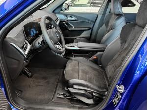 BMW X1 sDrive20i M Sportpaket * Panorama Glasdach * Lenkradheizung *HiFi Lautsprechersystem harman/kardon *