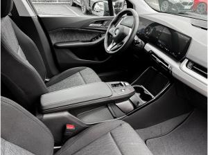 BMW 218 218i Active Tourer * Panorama Glasdach * Rückfahrkamera * Lenkradheizung * Sitzheizung * Sonnenschut