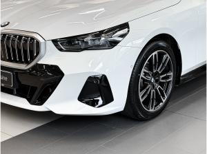 BMW 520 520i M Sport HUD PANO ACC 360°KAM RFK NAVI LED