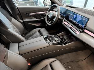 BMW 520 520i M Sport HUD PANO ACC 360°KAM RFK NAVI LED